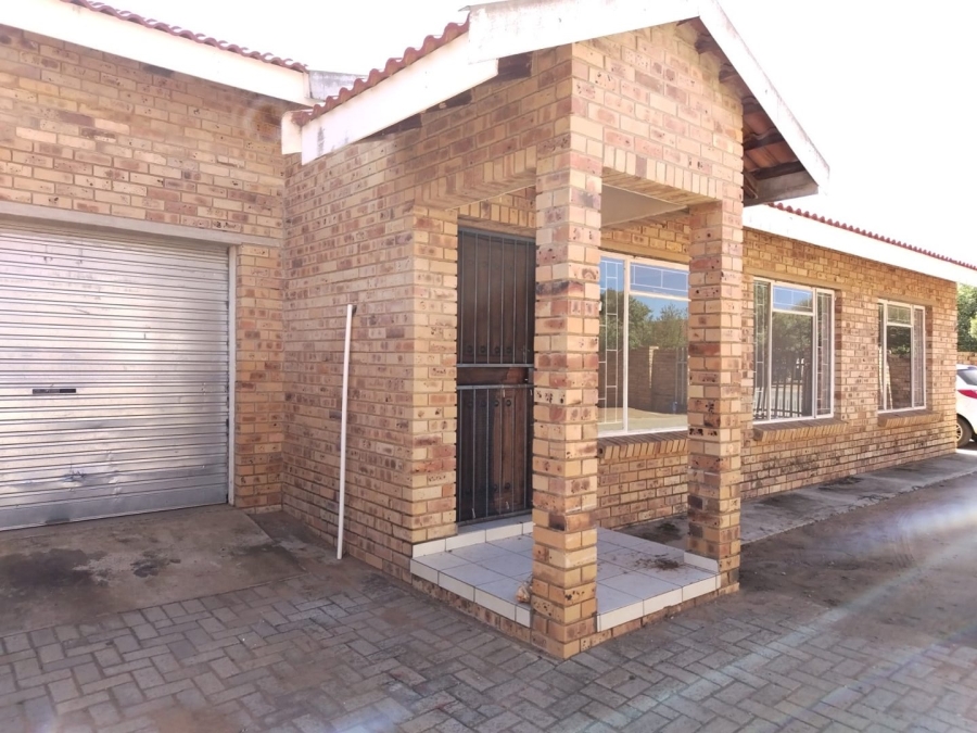 2 Bedroom Property for Sale in Meiringspark North West